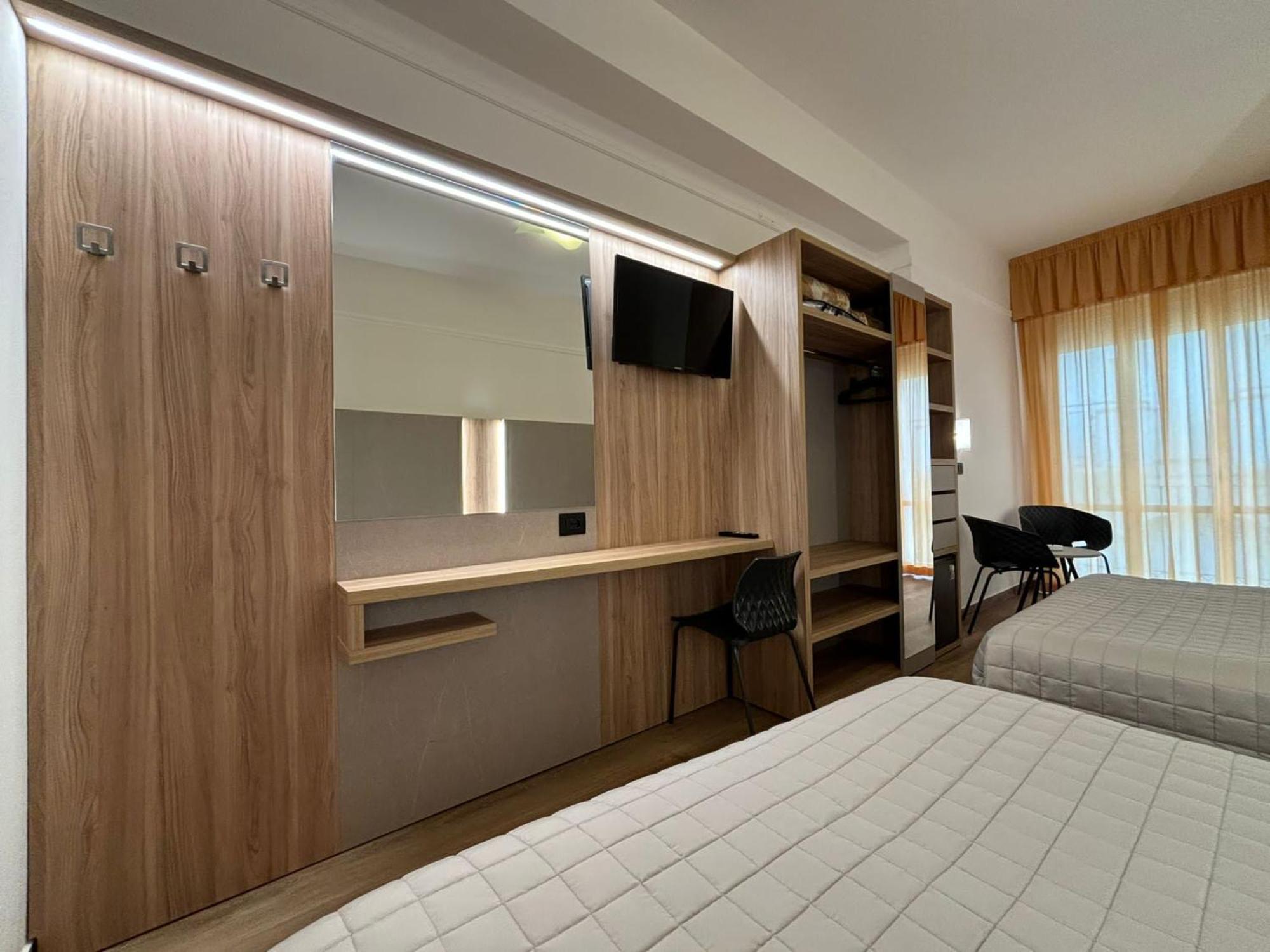 Hotel Cobalto Rimini Exterior photo