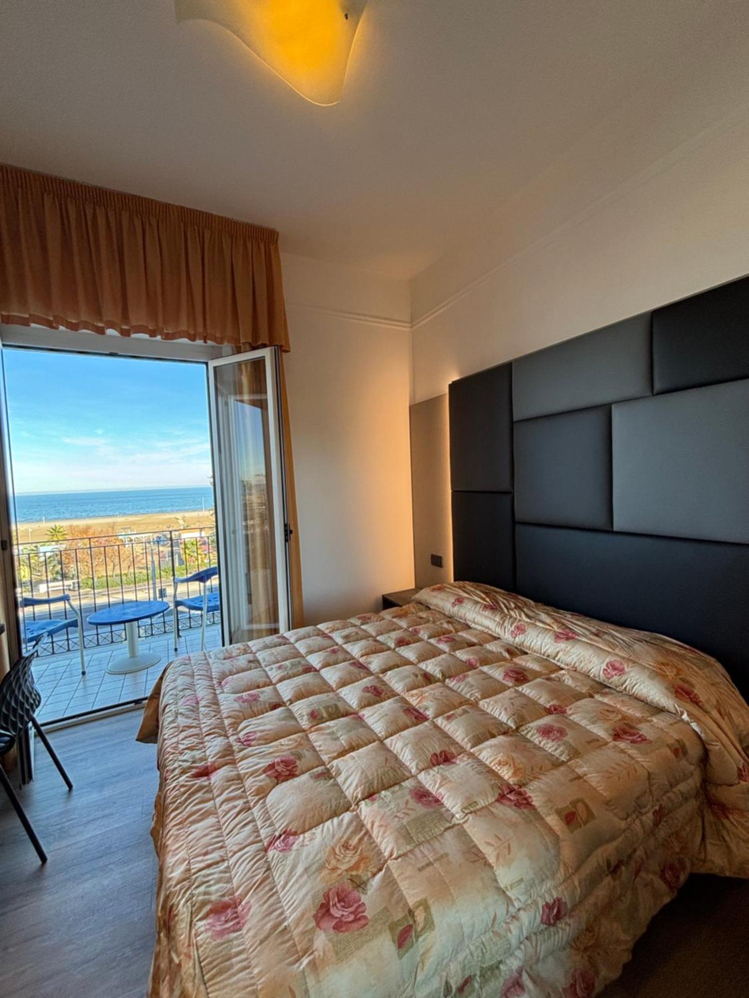 Hotel Cobalto Rimini Exterior photo